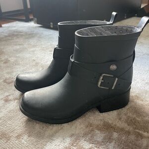 Lucky Brand Rindah Pull on Chelsea Rubber Rain Boot Black Women's sz 6